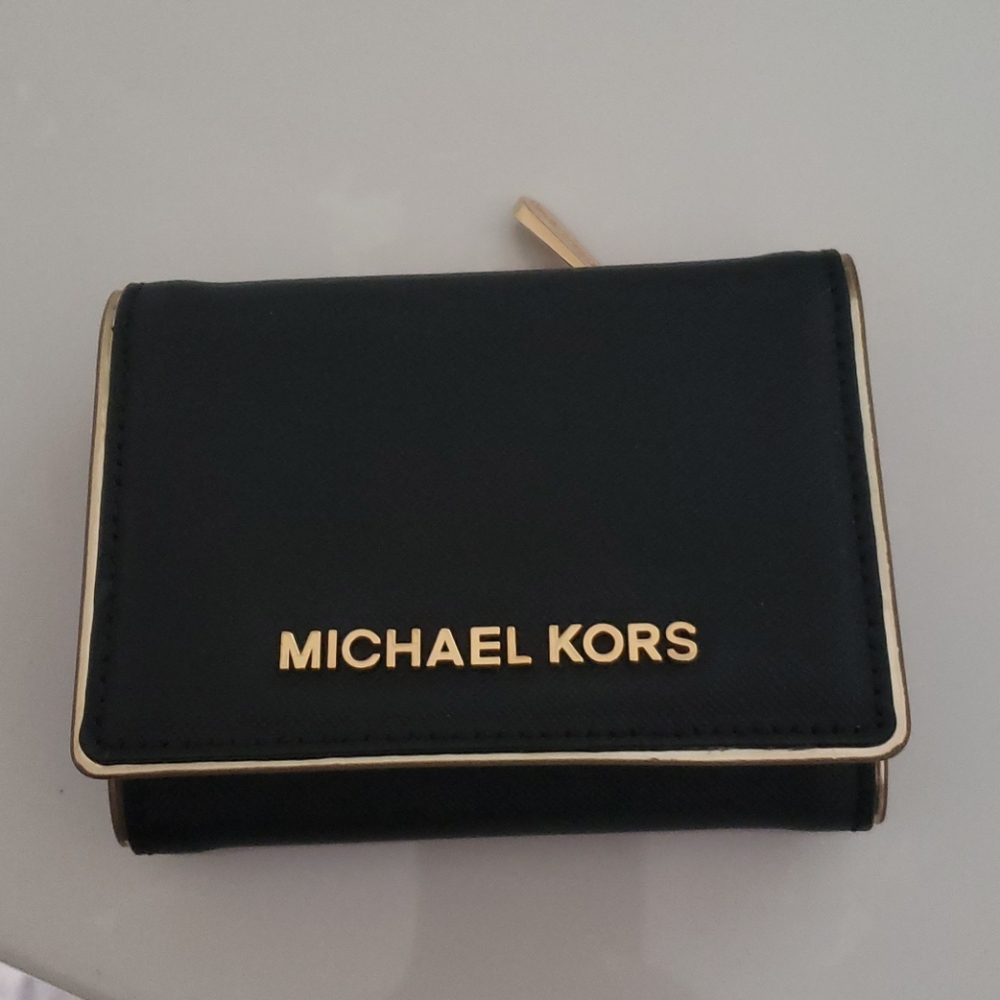 Michael Korea wallet